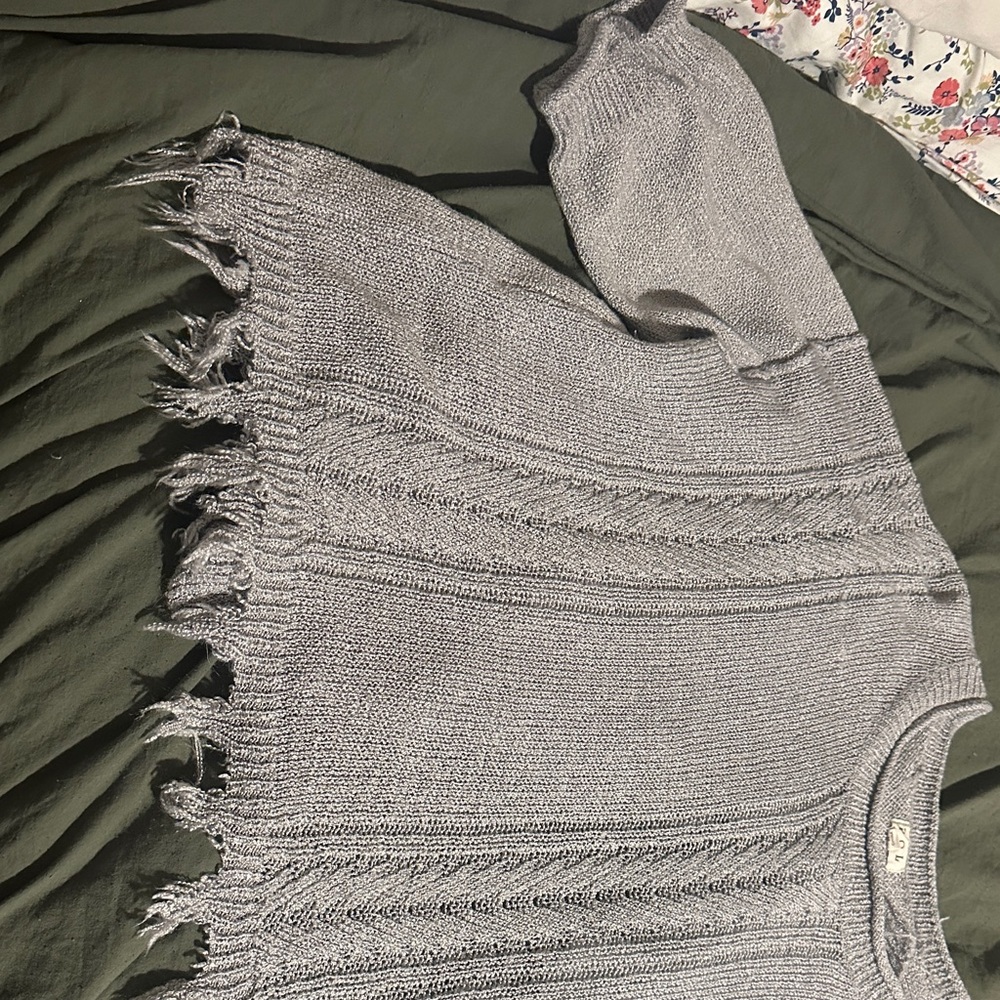 POL Fringed Knit Sweater in Light Gray